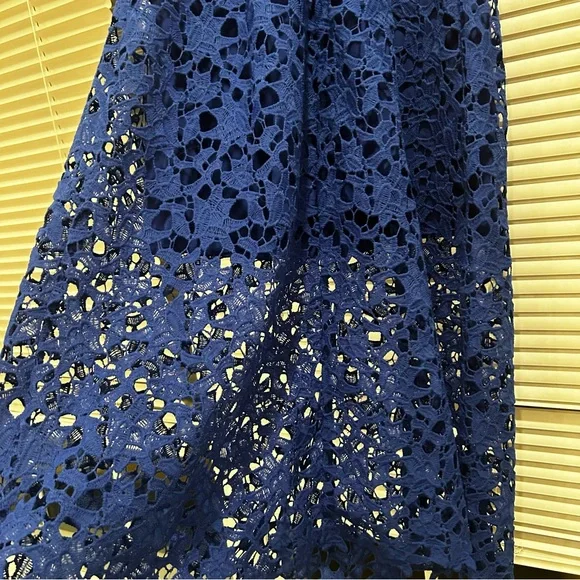 Astr The Label Elegant Blue Lace Midi Dress. Size Small - Picture 4 of 7